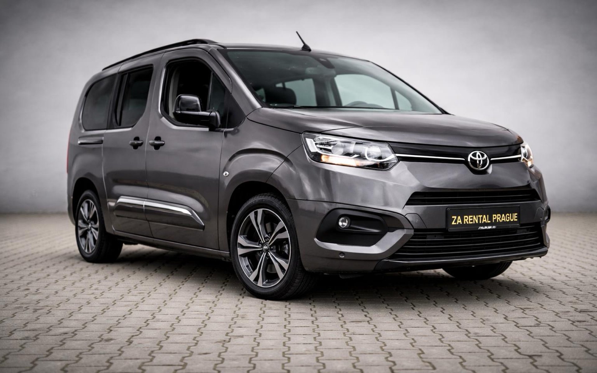 TOYOTA PROACE