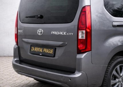 TOYOTA PROACE